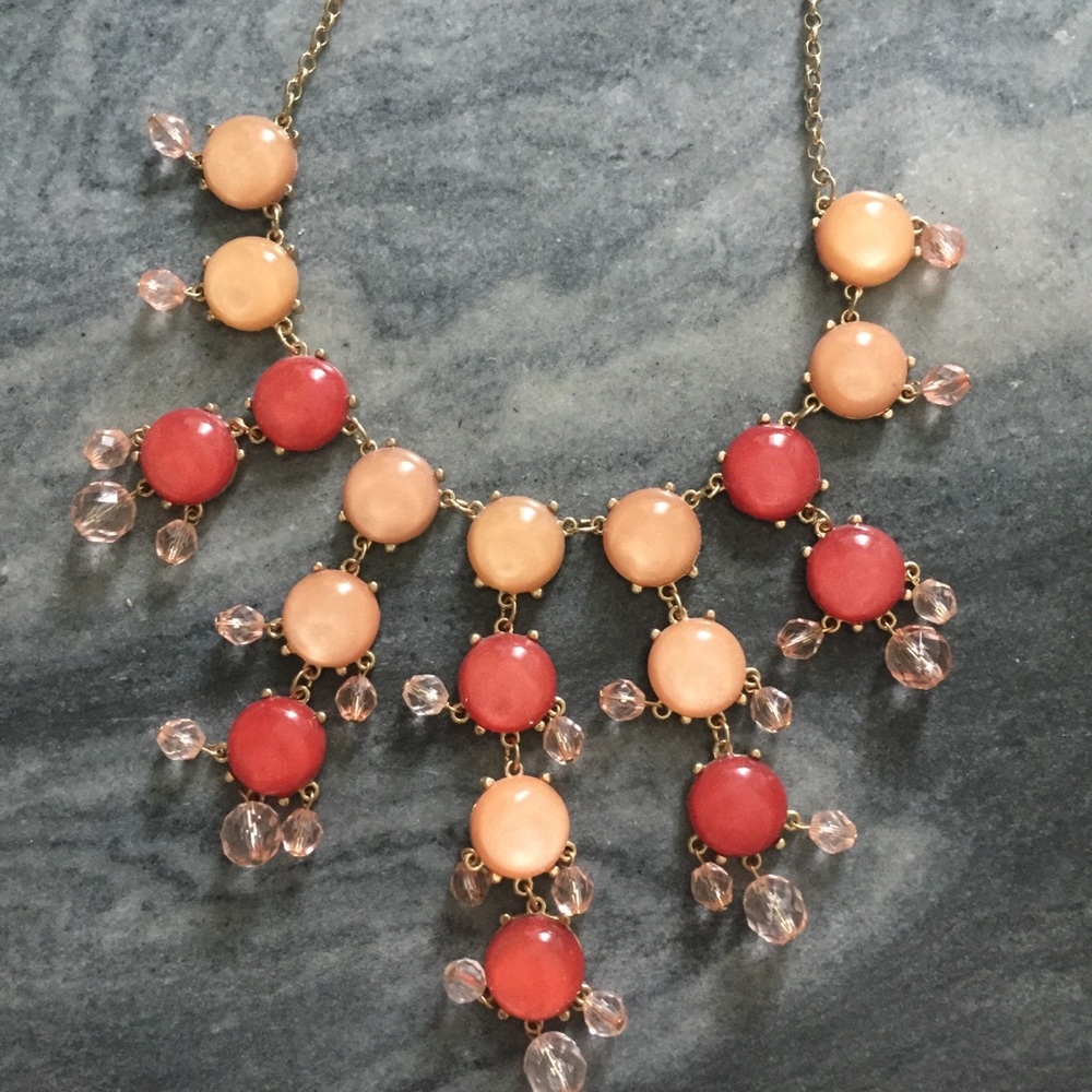 Women’s statement necklace